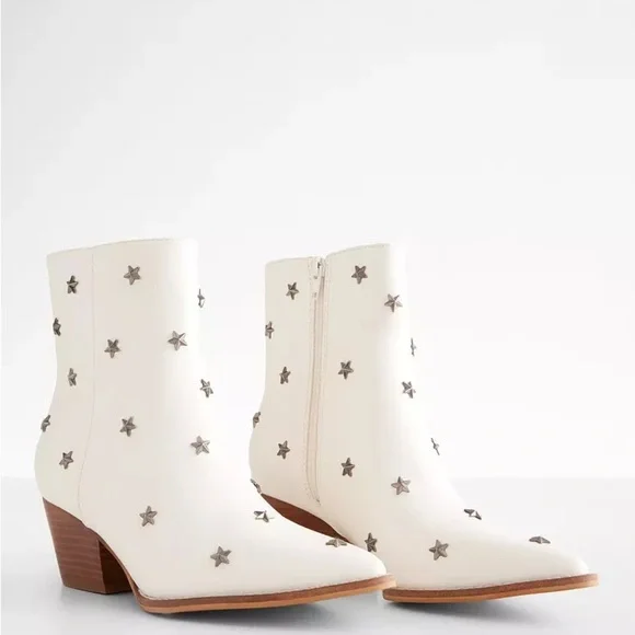 Star studded boot - Picture 2 of 3